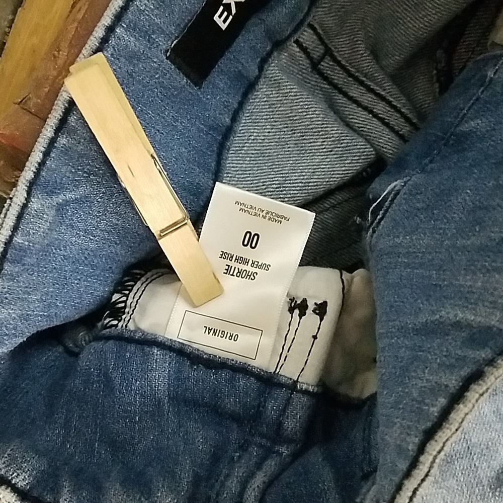 Express super high rise shorts - Picture 3 of 4